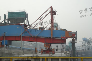 直線擺動(dòng)式裝船機(jī)